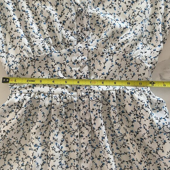 Sienna Sky - V-Neck, Short Sleeve, White/Blue Floral Short Dress - Size S - Picture 4 of 7